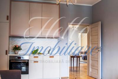 Apartament cu 3 camere semidecomandat în Central