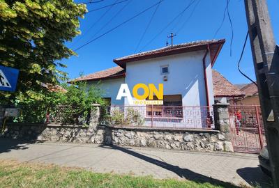 Casă individuală cu 5 camere în Cetate