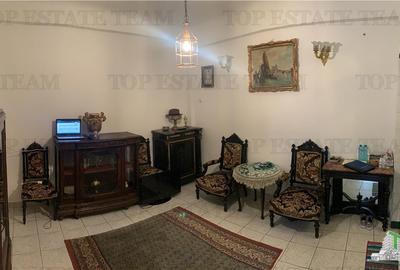 Apartament cu 4 camere semidecomandat în Universitate