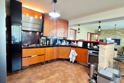 Casă 7 camere și 640 teren –str. Tautiului, Comision 0% - 20