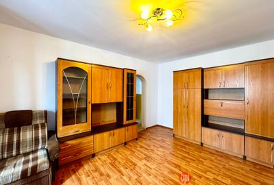 SE VINDE Apartament cu 3 camere semidecomandat, Etaj 3, Mun. Falticeni, jud. SV - 2