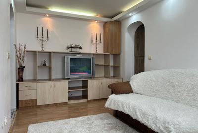 Apartament cu 3 camere semidecomandat, mobilat în Podu Roș