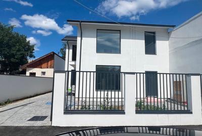 Vila noua | 5 camere | 4 dormitoare | curte proprie - 10