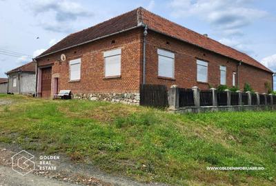 Casa mare, 3 corpuri de cladire, sat Lalasint - 1