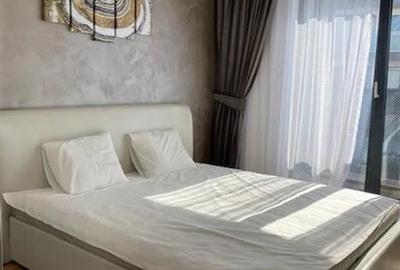 Apartament cu 3 camere semidecomandat în Băneasa