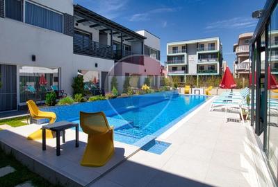 Complex cu piscina si terasa, de vanzare la 200 m de mare, Mamaia Nord - 1