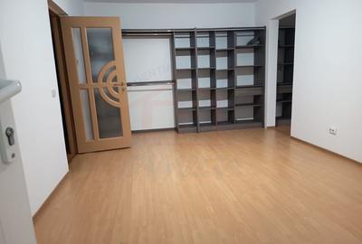 APARTAMENT CU 3 CAMERE DE VÂNZARE | MICRO 17 - 4
