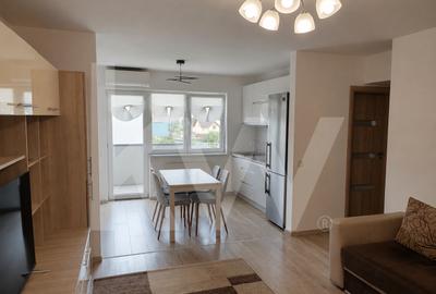 Apartament cu 3 camere decomandat în Periferie