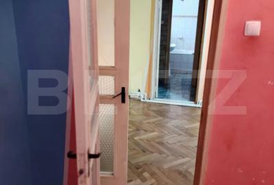 Apartament cu 3 camere semidecomandat în Micro 38