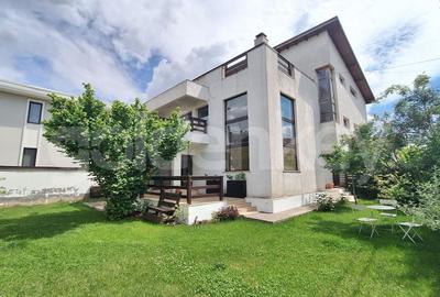 Casă individuală cu 7 camere în Pipera