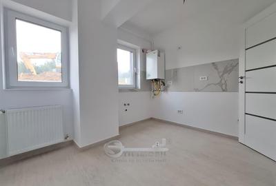 Apartament cu 3 camere decomandat în Galata