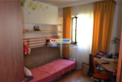 Apartament 3  camere etaj 5 ,70 mp , centrala termica - 25