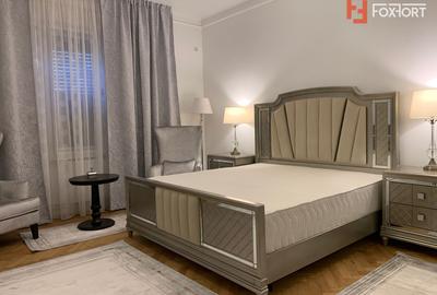 Apartament cu 3 camere semidecomandat, mobilat în Central