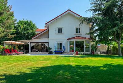 Duplex cu 6 camere în Iancu Nicolae