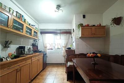 ARADULUI - 4 cam - 2 bai - 1 balcon 13mp - debara - decomandat - centrala propri - 8