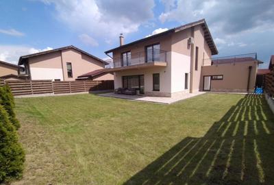 Casă individuală cu 5 camere în Gheorgheni