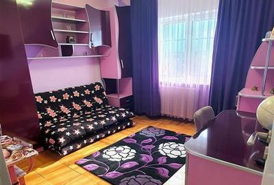 Apartament cu 3 camere decomandat, mobilat în Unirii Nord