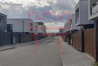 Vanzare  teren 800mp cu PUZ aprobat utilitati trase si asfalt - 2