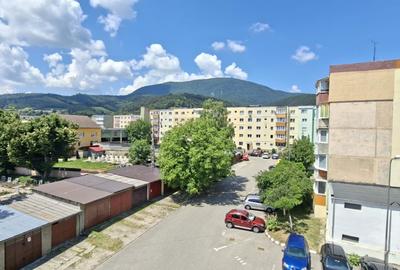 Apartament 4 camere decomandat, 77 mp, vedere Măgura Codlei – Comision 0% - 15