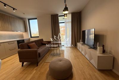 Apartament cu 2 camere semidecomandat, mobilat în Take Ionescu
