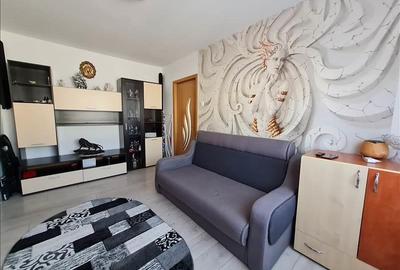 Apartament cu 2 camere semidecomandat, mobilat în Florilor