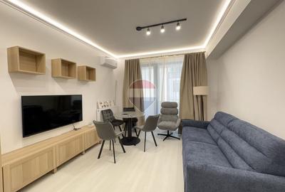 Apartament cu 2 camere semidecomandat, mobilat în Central
