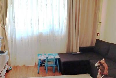Apartament cu 3 camere semidecomandat în Apollo