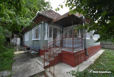 Casă individuală cu 4 camere în Dăbâca