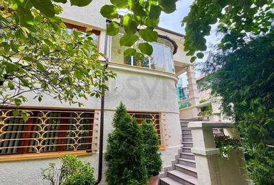 Apartament cu 2 camere decomandat în Capitale