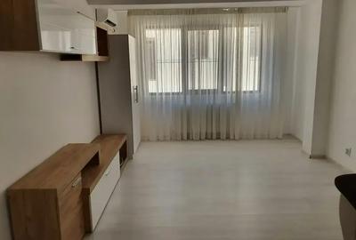 Apartament cu 3 camere decomandat, mobilat în Titan