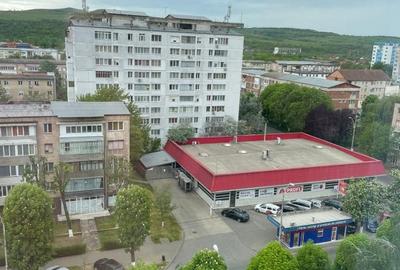 Apartament cu 2 camere decomandat, mobilat în Micro 4