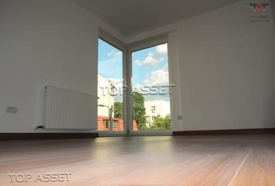 Apartament cu 3 camere semidecomandat în Parcul Circului