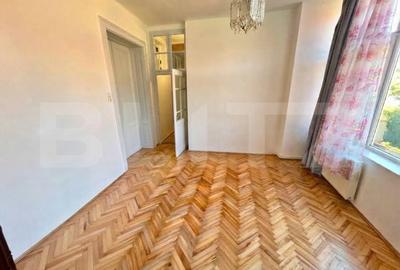Apartament cu 4 camere semidecomandat, mobilat în Gruia