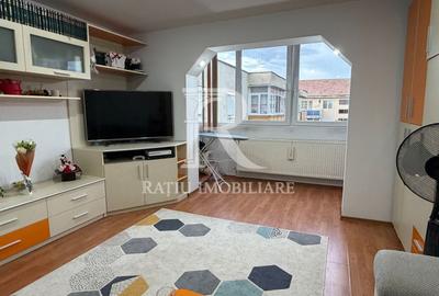 Apartament cu 3 camere decomandat, mobilat în Cantemir