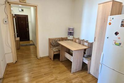 Se inchiriaza apartament 3 camere decomandat, bvd. Independentei, langa Golia - 8
