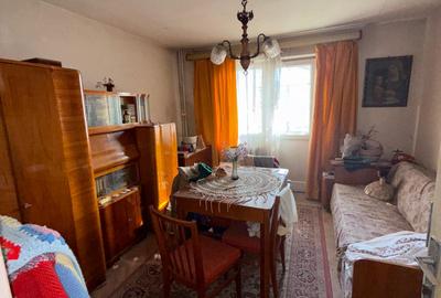 Apartament 2 camere,decomandat, etaj 3, zona Zamfirescu-Policlinica - 1