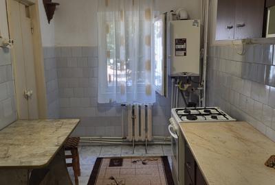 De inchiriat apartament 2 camere, situat etaj 1 in bloc mic, zona Hotel Vrancea. - 8