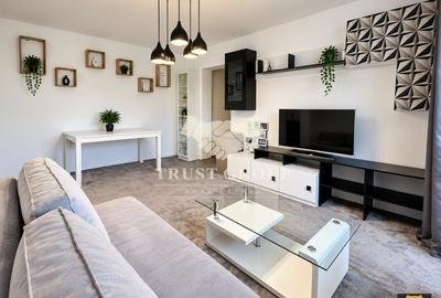 Apartament cu 2 camere semidecomandat, mobilat în Pajura