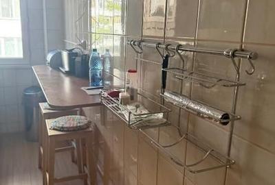Apartament cu 2 camere semidecomandat în P-ța Victoriei