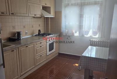Apartament cu 3 camere decomandat în Dristor