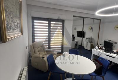 Apartament cu 4 camere semidecomandat în Aviatorilor