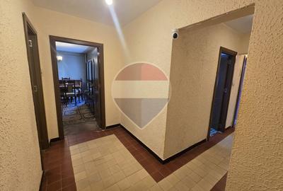3 decomandate, etaj 1, zona Ciuperca - 9