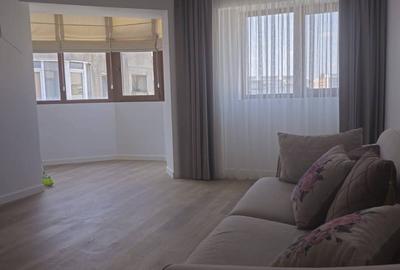 Apartament cu 3 camere decomandat în Faleză