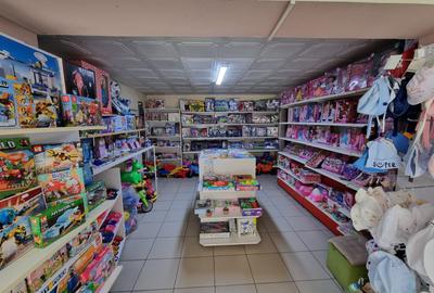 Spațiu comercial, de 60.00 mp, în Cetate