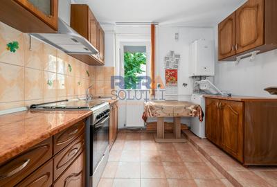 Apartament cu 2 camere semidecomandat, mobilat în Est