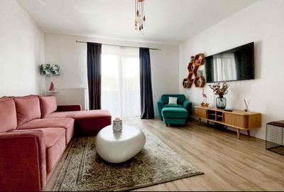 Apartament cu 2 camere semidecomandat, mobilat în Bună Ziua