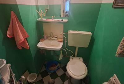 Apartament cu 4 camere, etajul 2/4, zona Podu Ros - 13