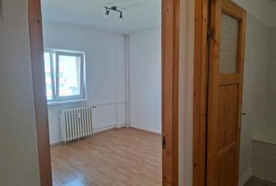 Apartament cu 2 camere decomandat în Moșilor