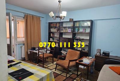 Apartament cu 2 camere decomandat în Republicii