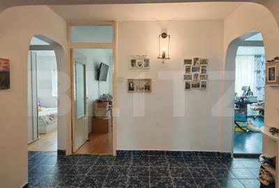 Apartament cu 4 camere decomandat, mobilat în Sud-Est